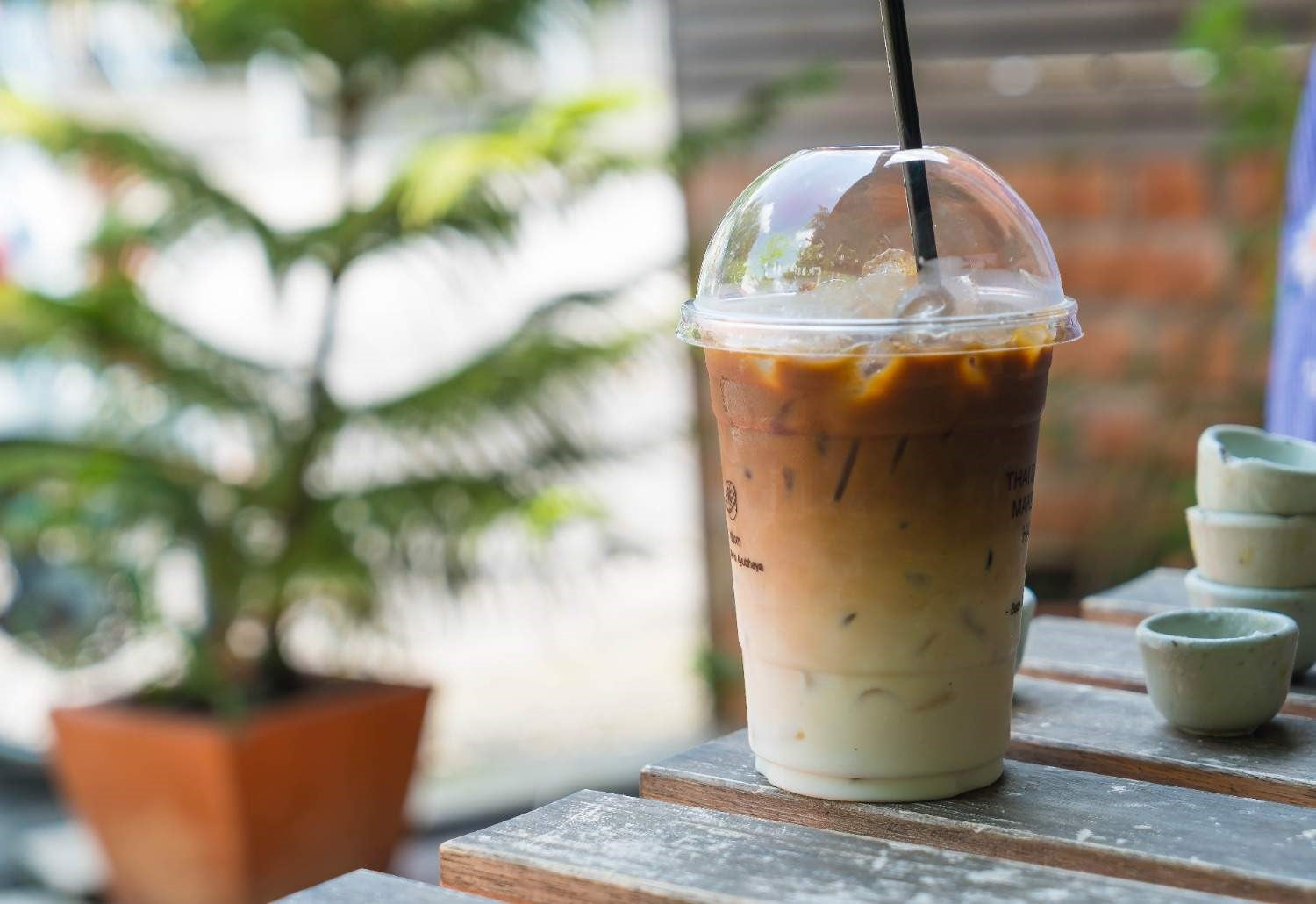 The 10-Second Iced Latte: Cafe Quality, Zero Effort